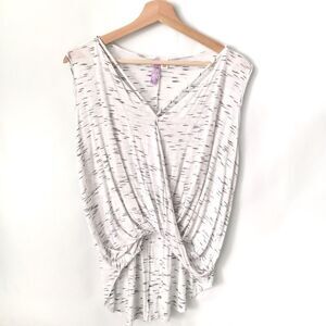 Alya Anthropologie White Top in Size XS